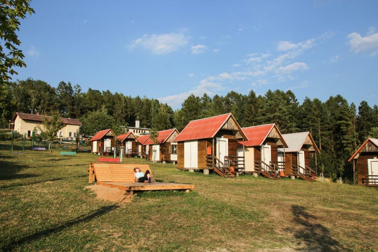 Camping V Raji - Palda Rovensko pod Troskami المظهر الخارجي الصورة