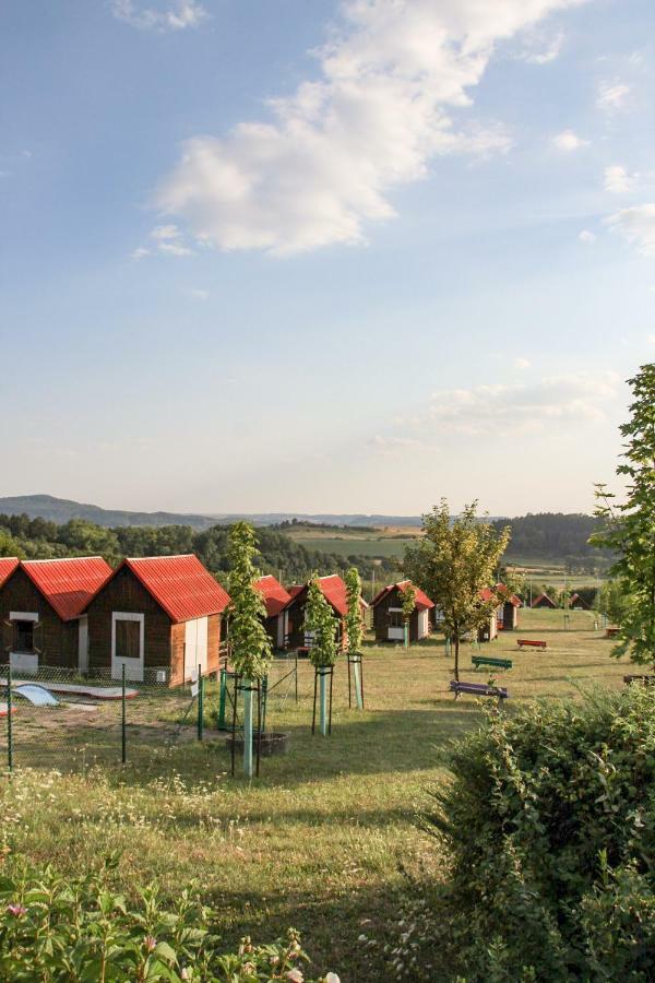 Camping V Raji - Palda Rovensko pod Troskami المظهر الخارجي الصورة