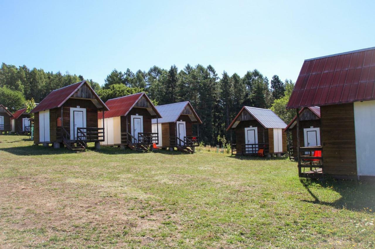 Camping V Raji - Palda Rovensko pod Troskami المظهر الخارجي الصورة